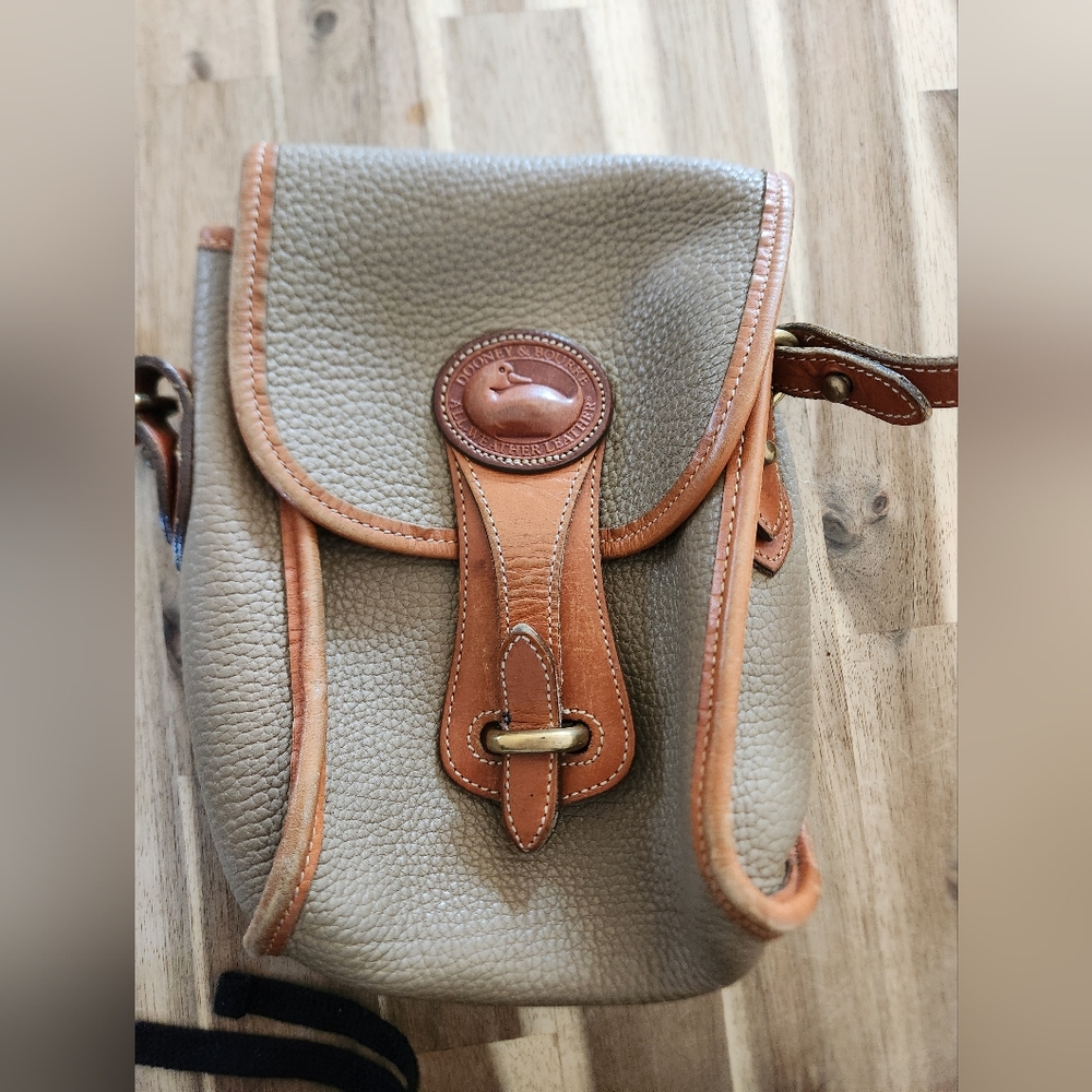 Vintage Dooney & Bourke Essex Pebbled Leather Crossbody